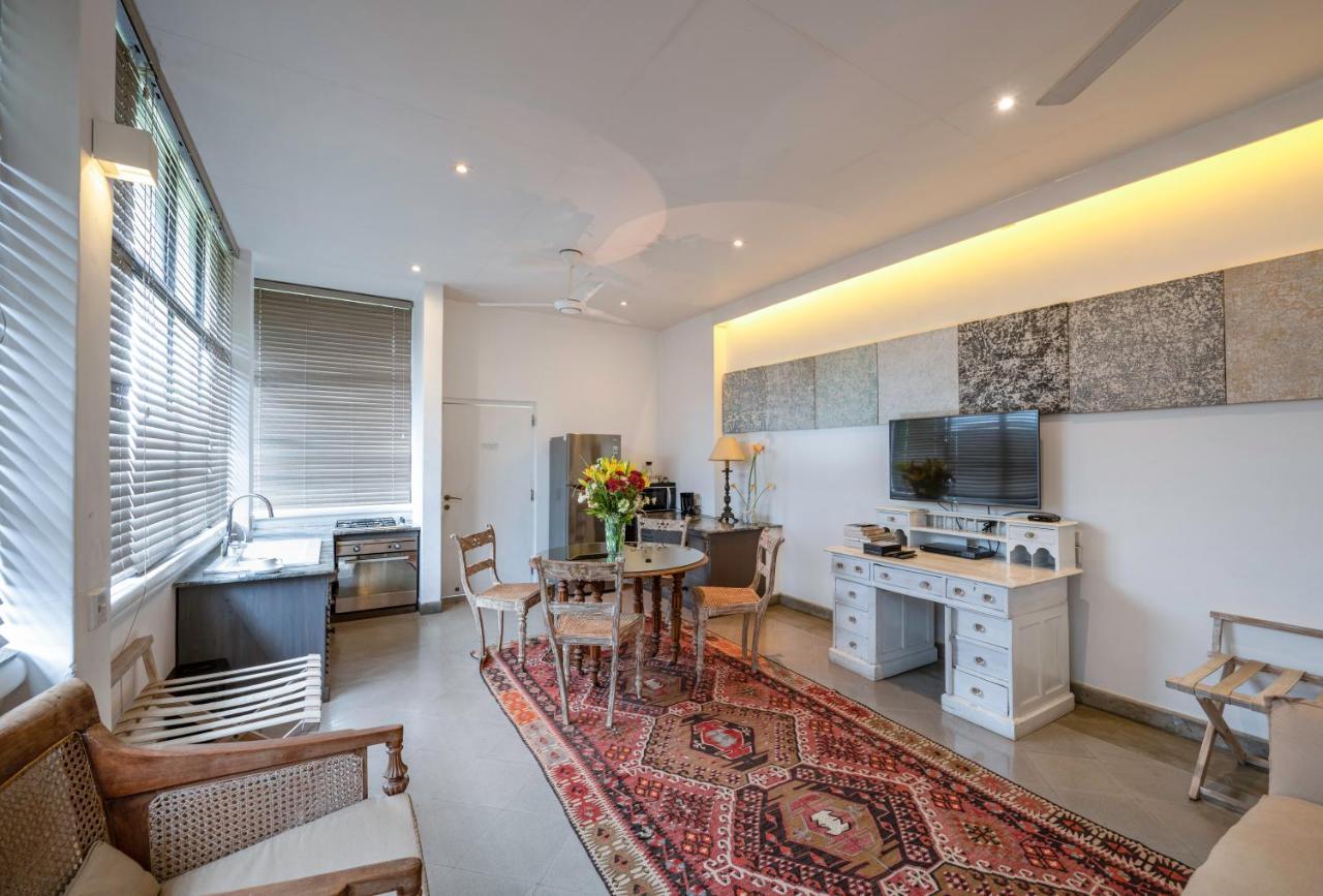 55Tg Boutique Suites Коломбо Экстерьер фото